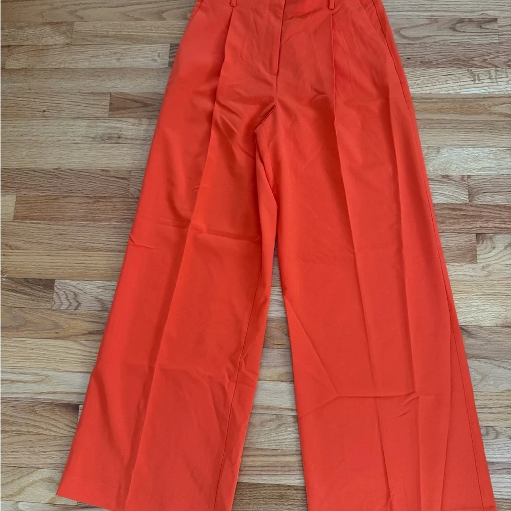 Ann Taylor Single Pleated Wide Leg Trousers in Flame Azalea Orange Sz 4P NWT - Picture 2 of 3